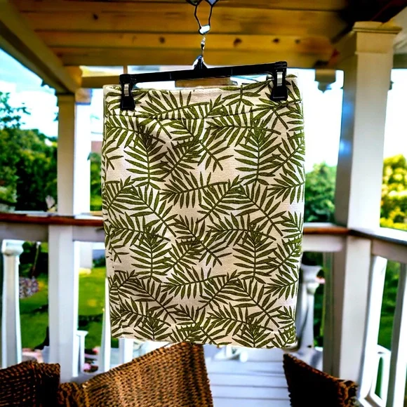 Ann Taylor skirt - Picture 1 of 9